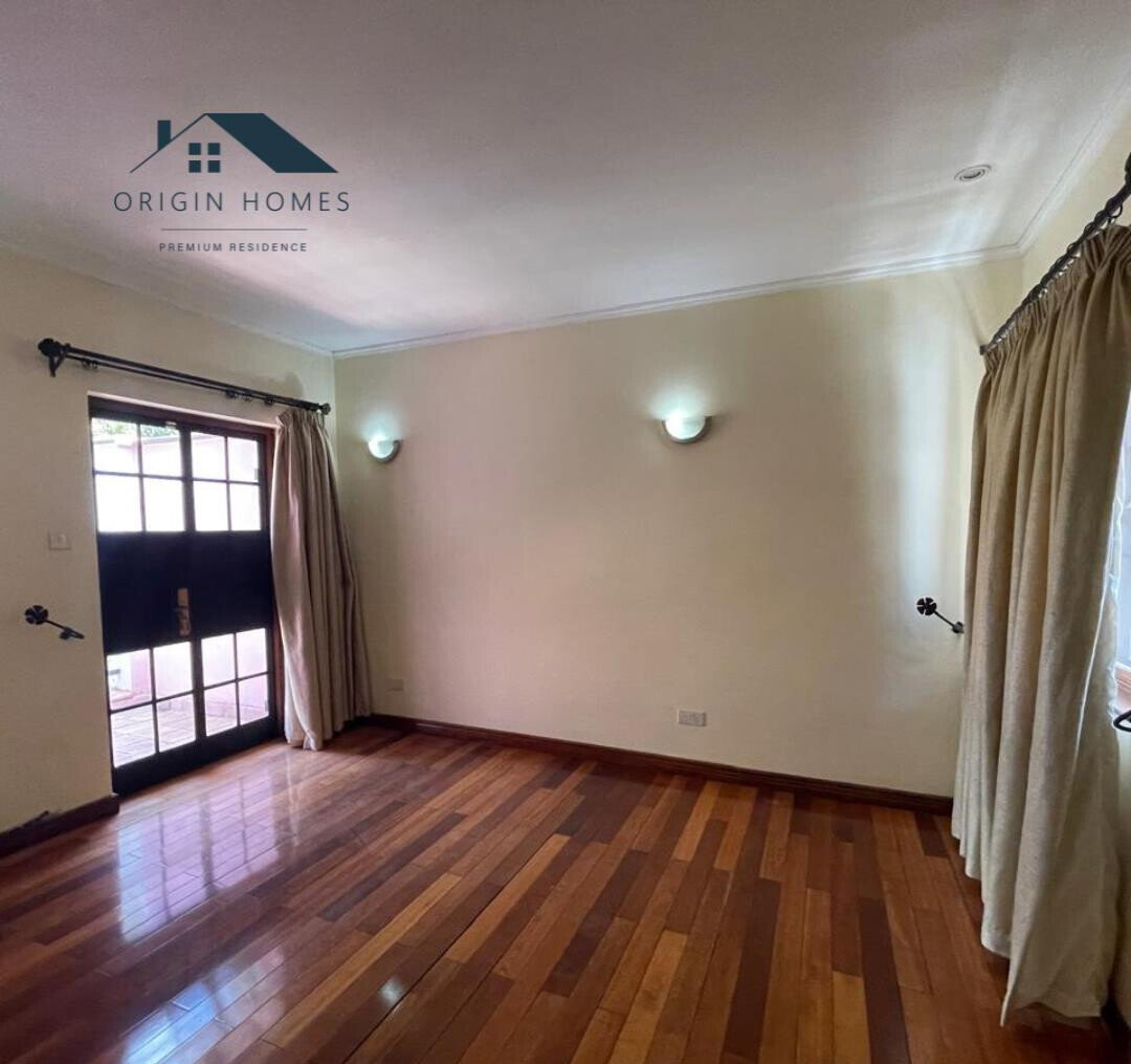 5BR Townhouse with Dual Kitchen & Backup Generator - Westlands