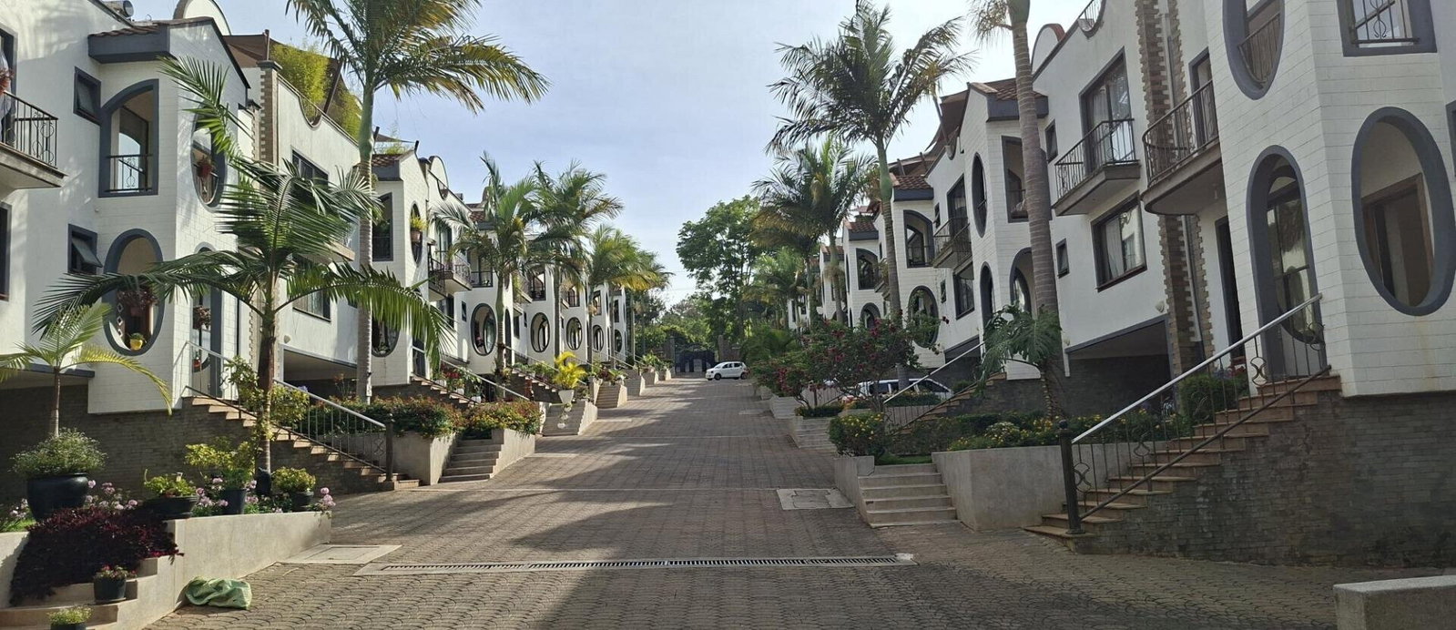 5-Ensuite Townhouse with Pool Access & DSQ - Westlands
