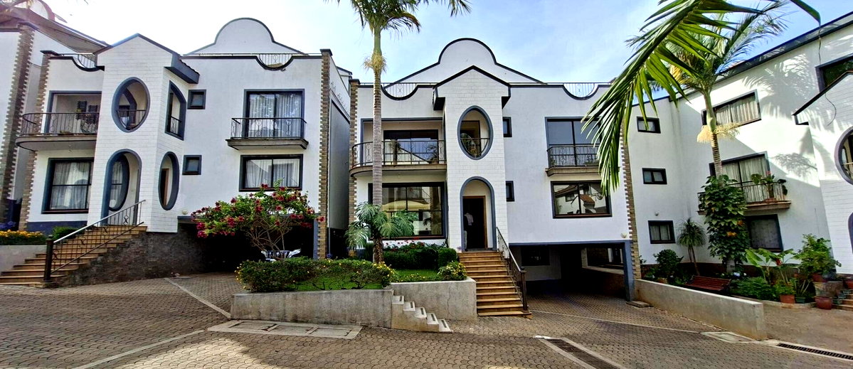 5-Ensuite Townhouse with Pool Access & DSQ - Westlands