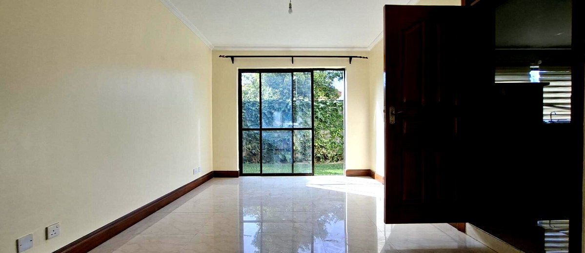 5-Ensuite Townhouse with Pool Access & DSQ - Westlands