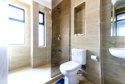 4bdrm Townhouse/Terrace In Membley For Sale - Image 6