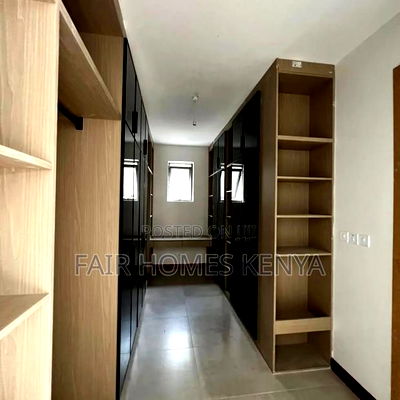 5bdrm Townhouse/Terrace in Lavington Green for sale - Image 9