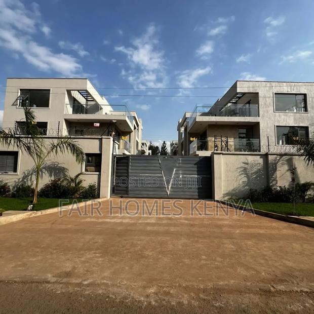 5bdrm Townhouse/Terrace in Lavington Green for sale