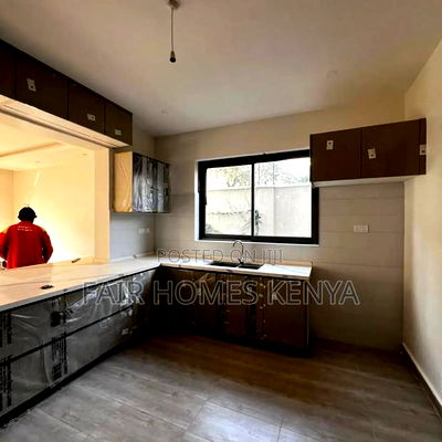 5bdrm Townhouse/Terrace in Lavington Green for sale - Image 4