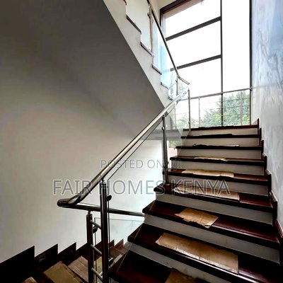 5bdrm Townhouse/Terrace in Lavington Green for sale - Image 6