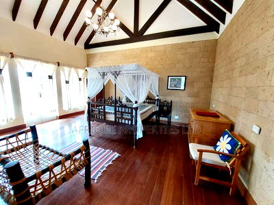 Furnished 5bdrm Mansion in Runda for rent - Image 5