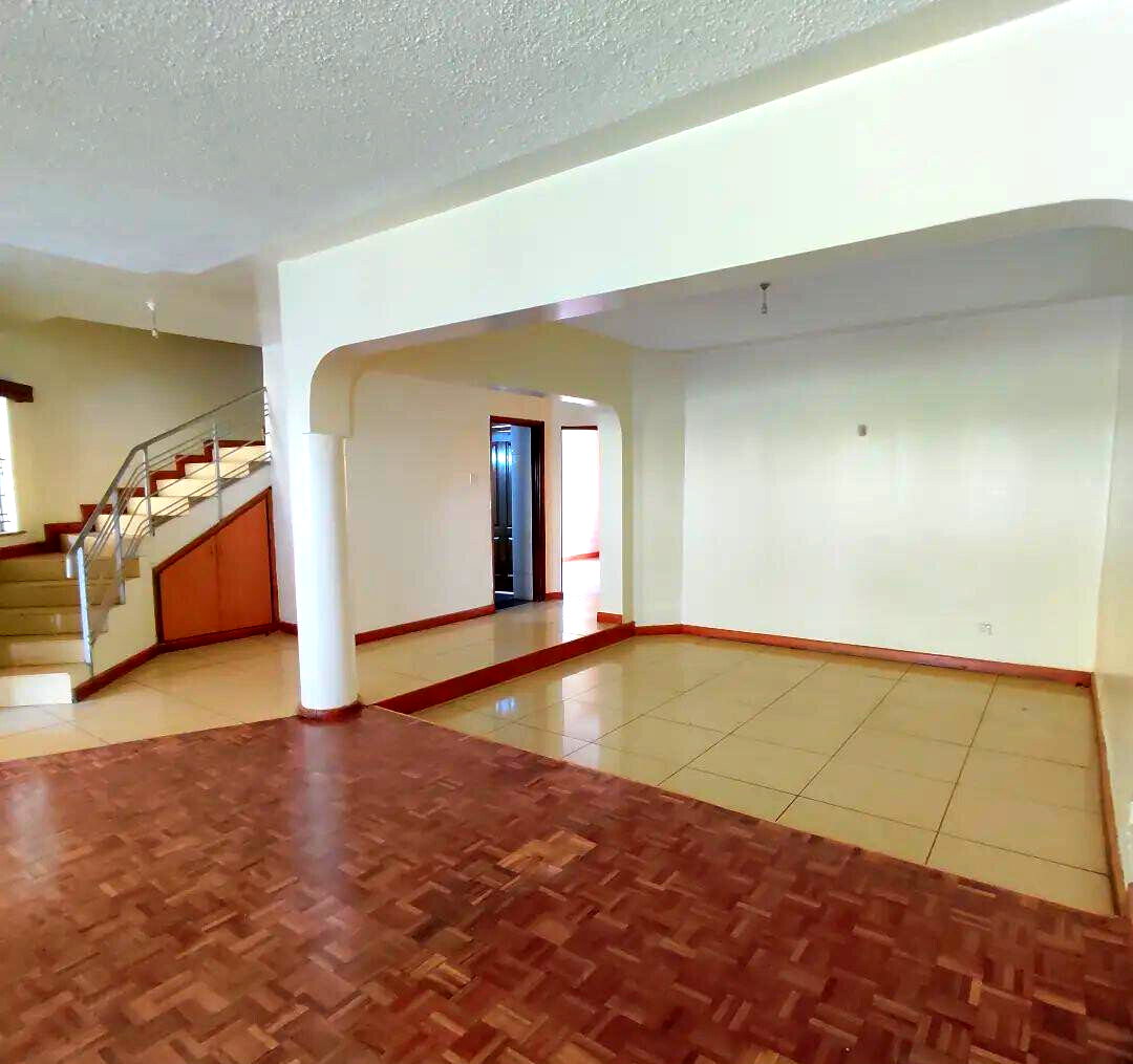 5-Ensuite Townhouse with Pool & Borehole - Lavington