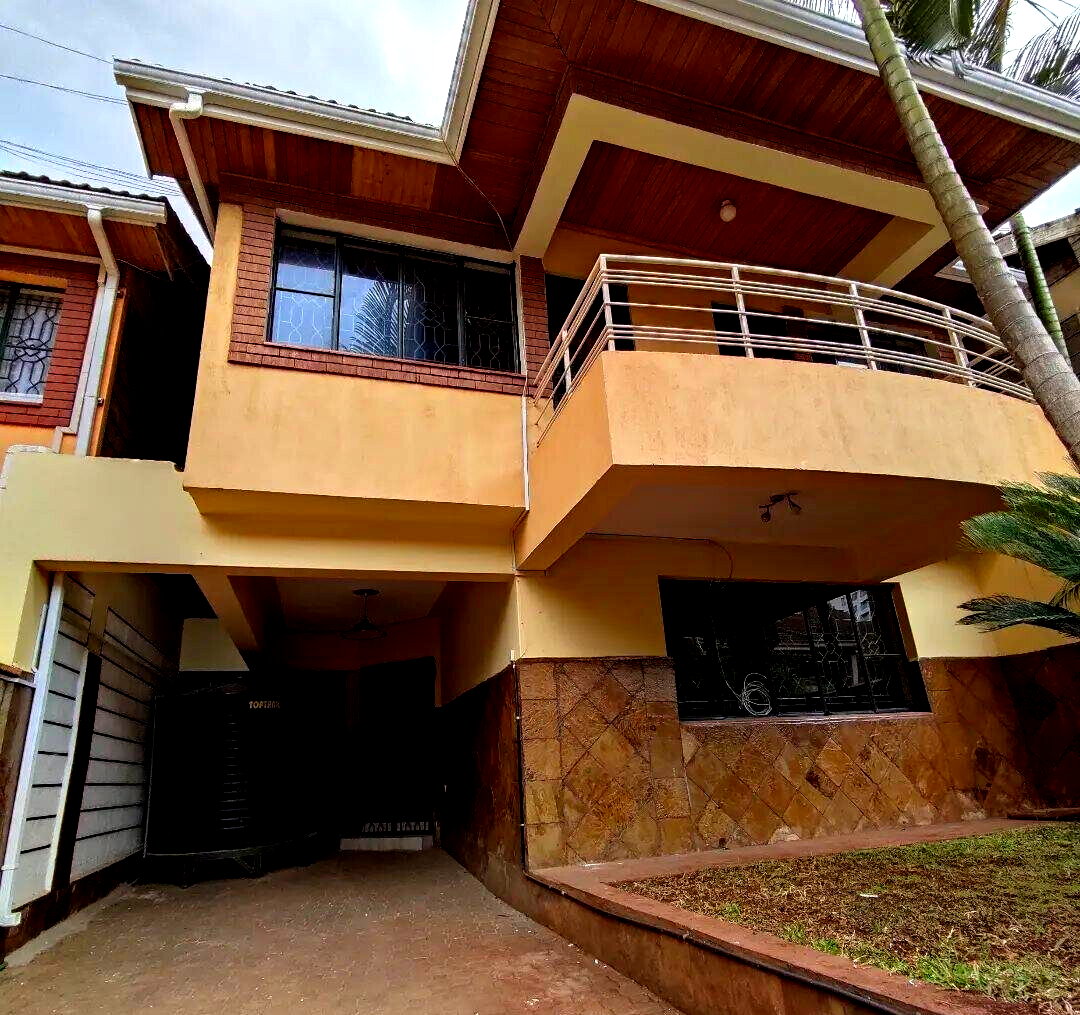 5-Ensuite Townhouse with Pool & Borehole - Lavington