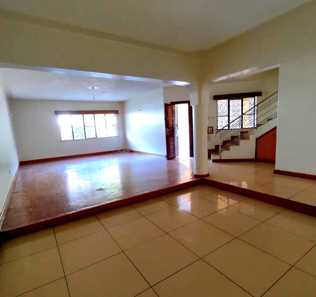 5-Ensuite Townhouse with Pool & Borehole - Lavington