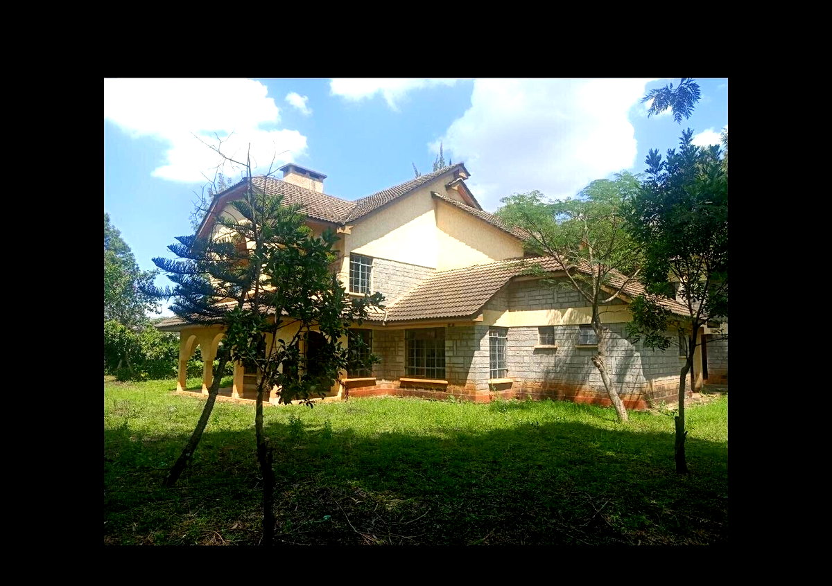 Executive 5-Ensuite Townhouse on 0.6 Acres with DSQ – Karen