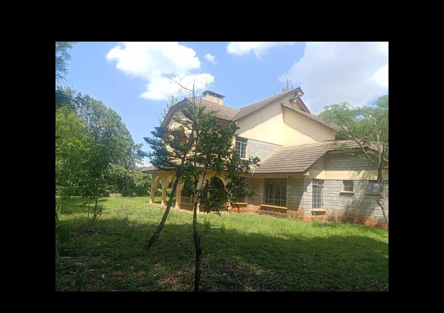 Executive 5-Ensuite Townhouse on 0.6 Acres with DSQ – Karen