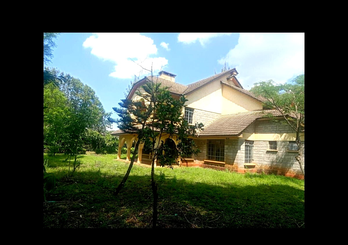 Executive 5-Ensuite Townhouse on 0.6 Acres with DSQ – Karen