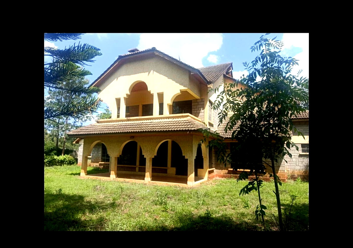 Executive 5-Ensuite Townhouse on 0.6 Acres with DSQ – Karen