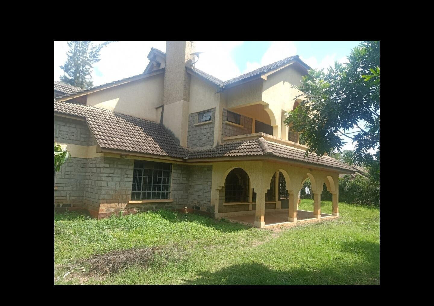 Executive 5-Ensuite Townhouse on 0.6 Acres with DSQ – Karen