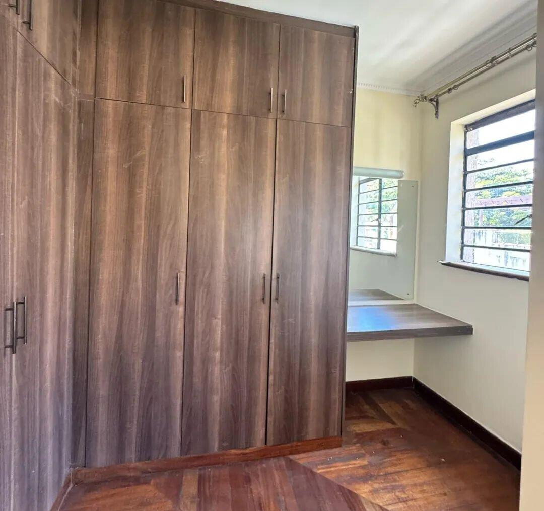 5BR Townhouse with Study & Rooftop Terrace - Lavington