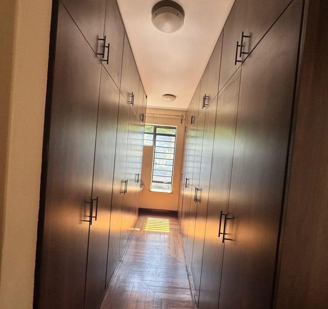 5BR Townhouse with Study & Rooftop Terrace - Lavington
