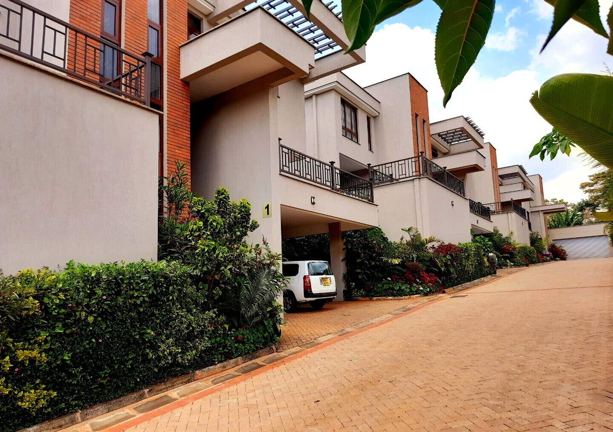 5-Ensuite Villa with Study & Attic Office - Lavington Gated Compound