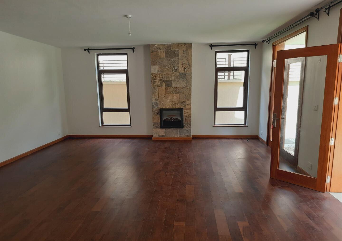 5-Ensuite Villa with Study & Attic Office - Lavington Gated Compound