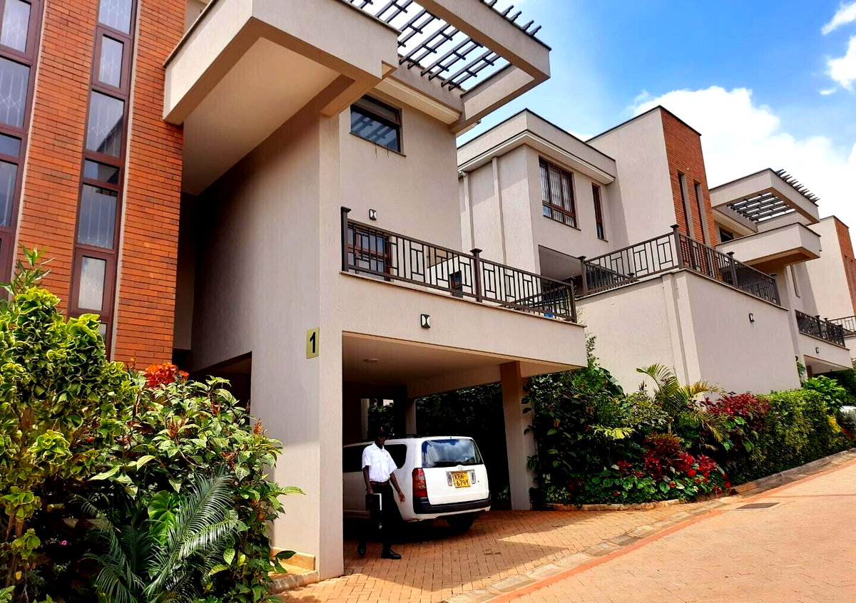 5-Ensuite Villa with Study & Attic Office - Lavington Gated Compound