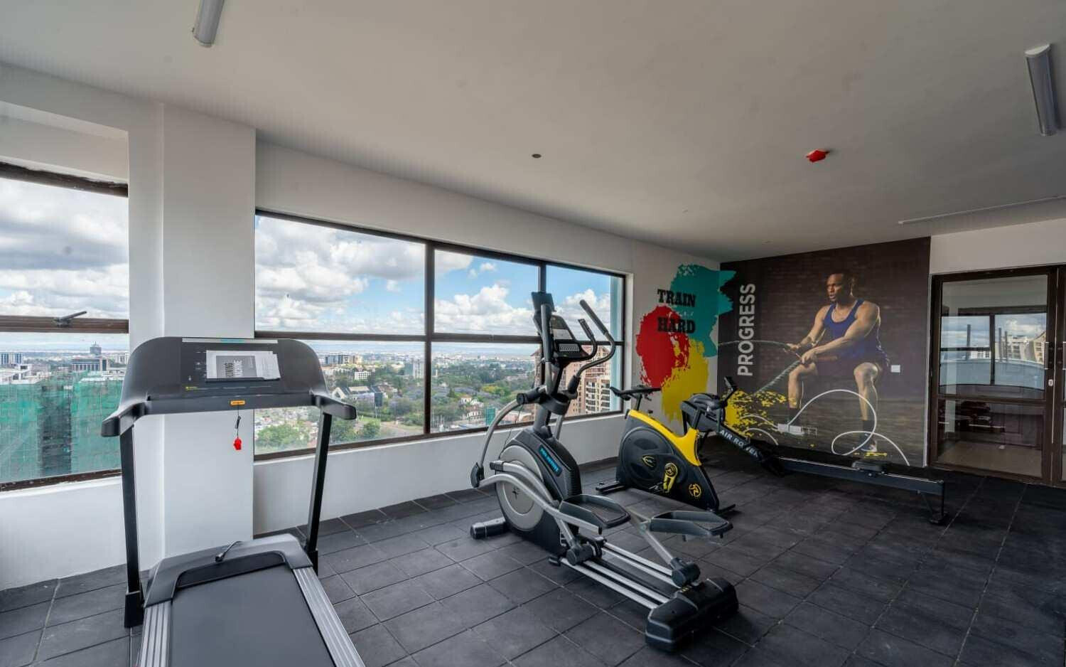 3BR with DSQ & Rooftop Gym Near Yaya Centre - Kilimani