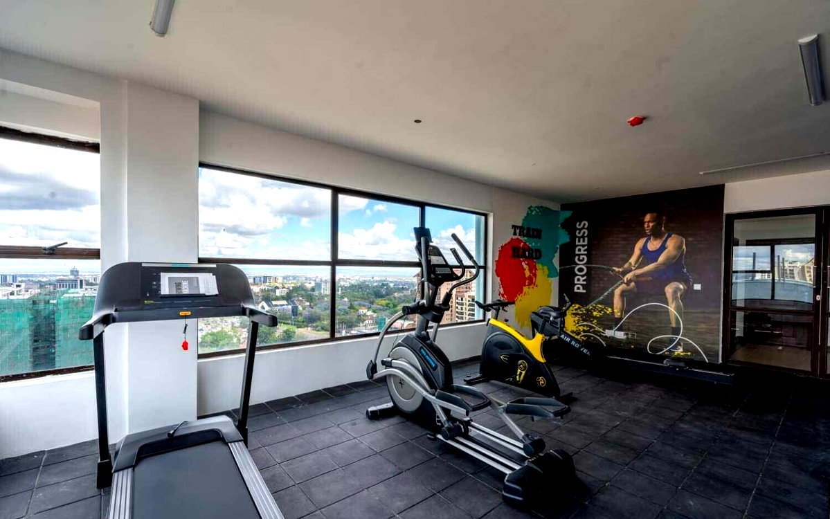 3BR with DSQ & Rooftop Gym Near Yaya Centre - Kilimani