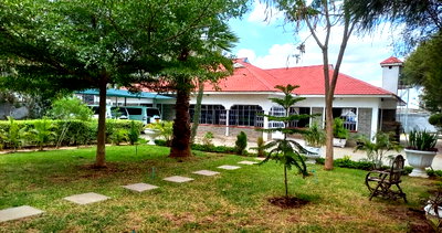 1.1 Acre 5BR Garden Home