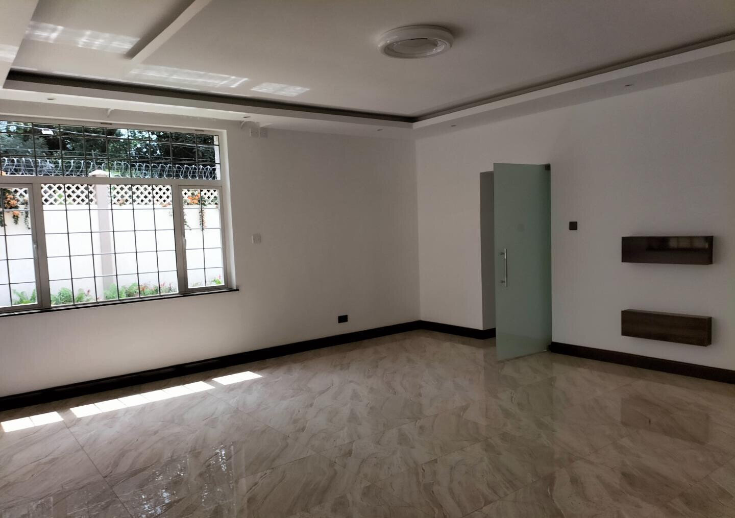 4-Ensuite Townhouse with Private Lift & Solar - Lower Kabete