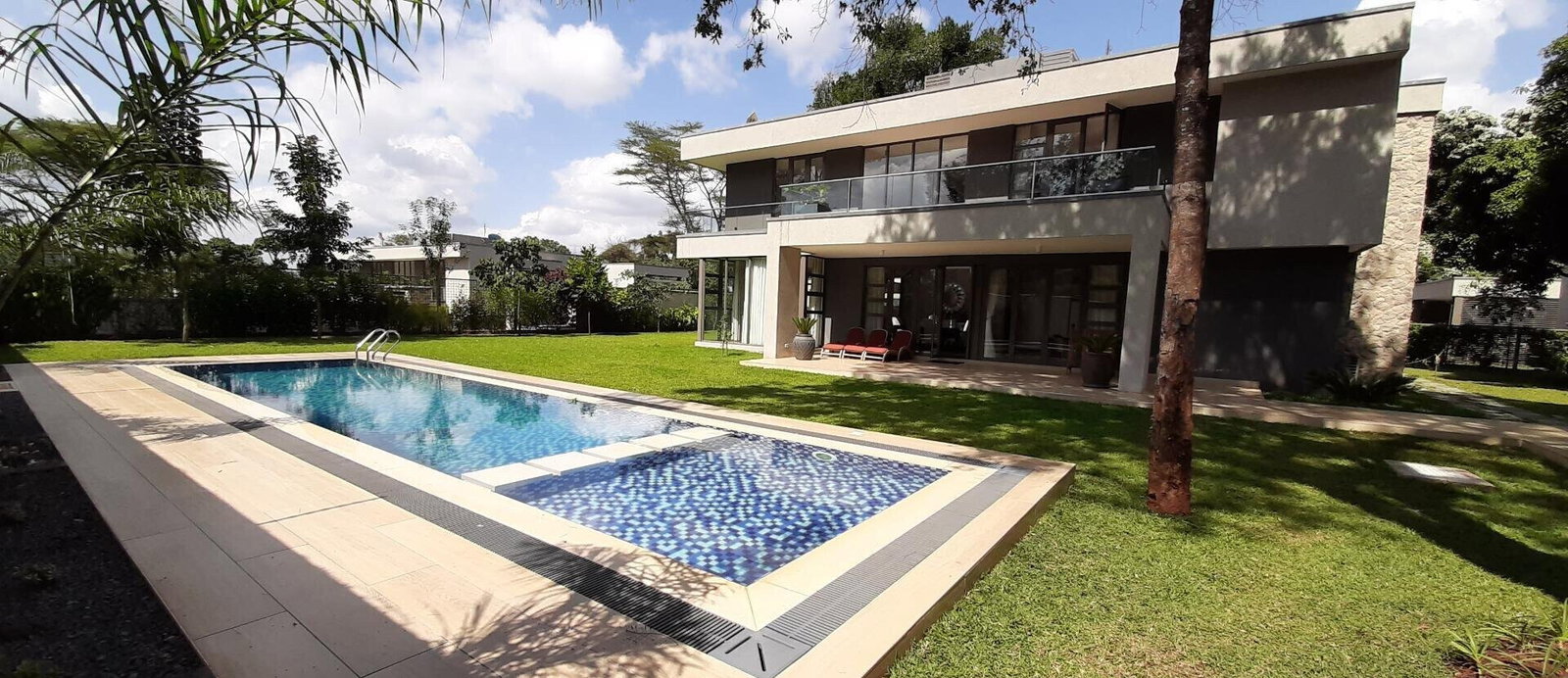 5-Ensuite Townhouse with Fireplace & Big Balcony – Karen