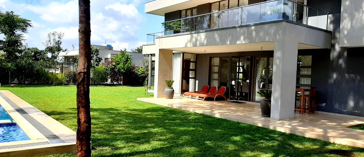 5-Ensuite Townhouse with Fireplace & Big Balcony – Karen