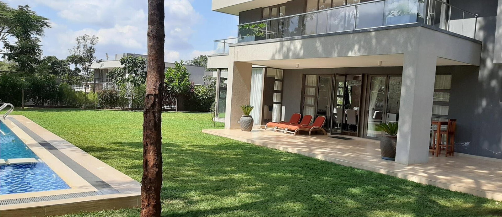 5-Ensuite Townhouse with Fireplace & Big Balcony – Karen