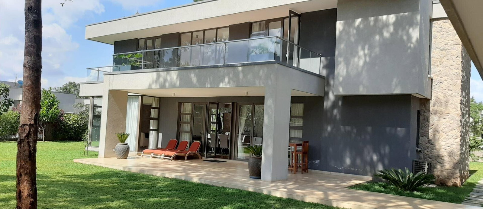 5-Ensuite Townhouse with Fireplace & Big Balcony – Karen