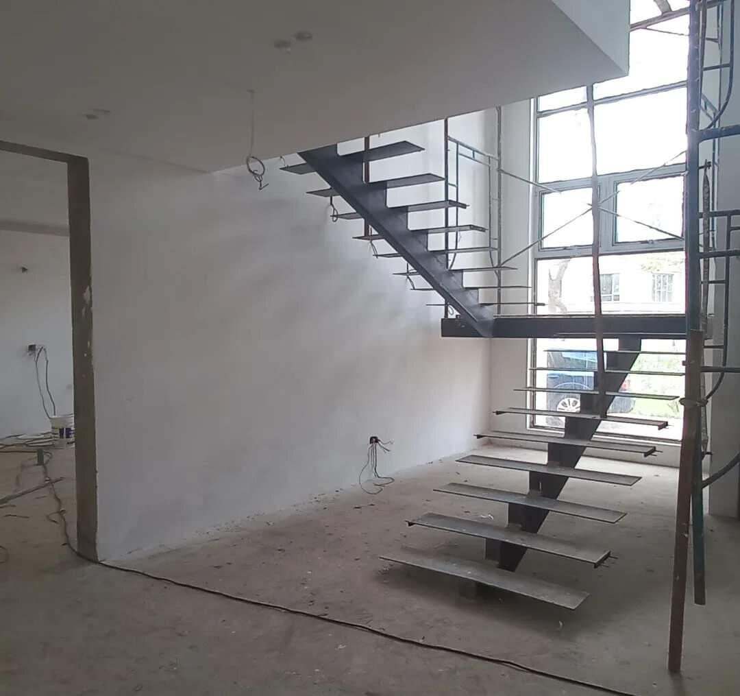 Half-Acre Townhouse with DSQ & Mature Garden – Hardy, Karen