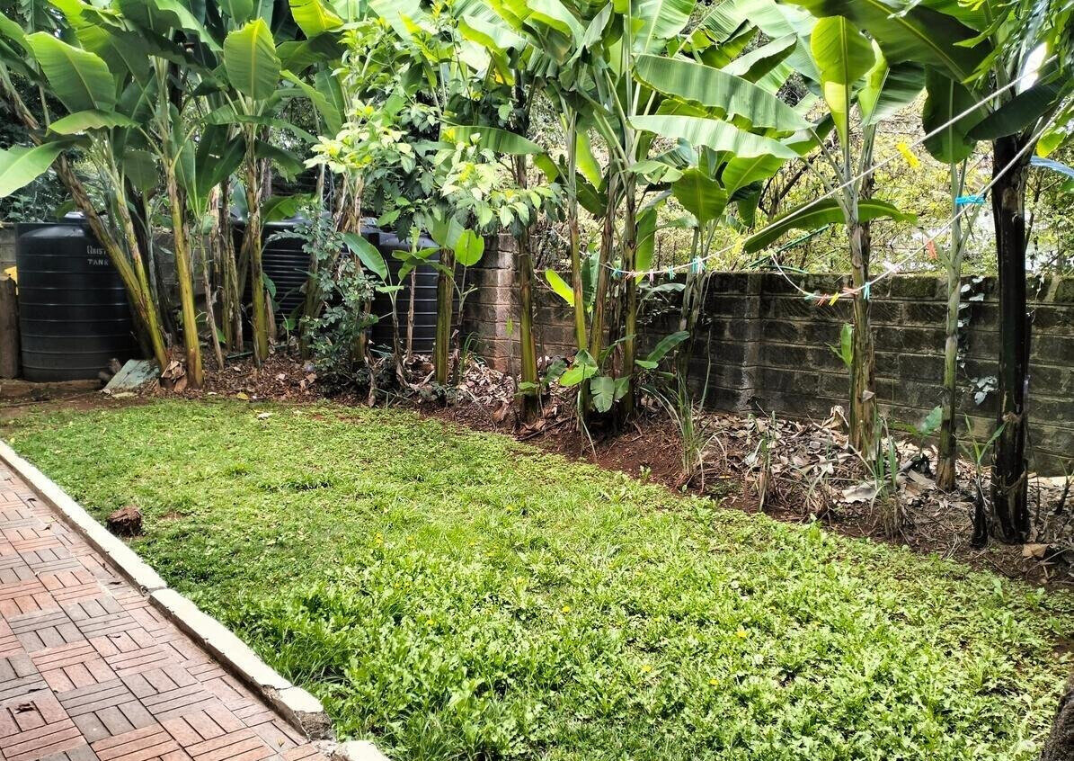 4-Ensuite Townhouse with Fireplace & Mature Garden - Lavington