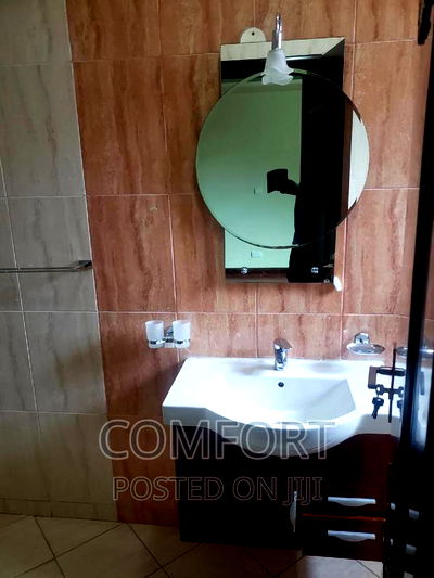 6bdrm Villa in Lavington Green for rent - Image 19