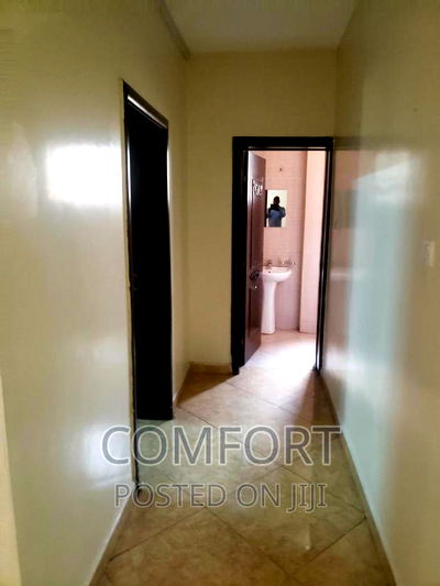 6bdrm Villa in Lavington Green for rent - Image 3