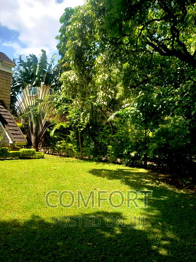 6bdrm Villa in Lavington Green for rent - Image 1