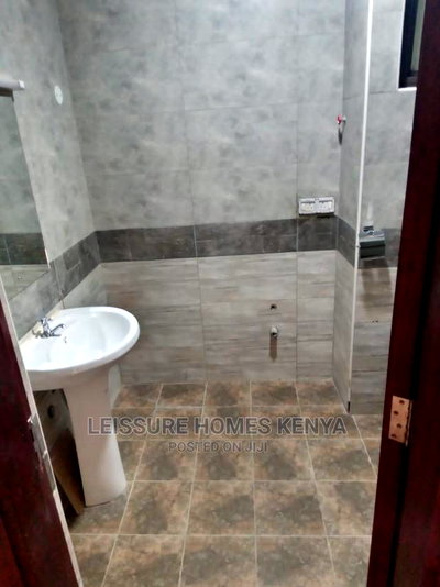 Studio Apartment in Gateway Mall Area for sale - Image 5