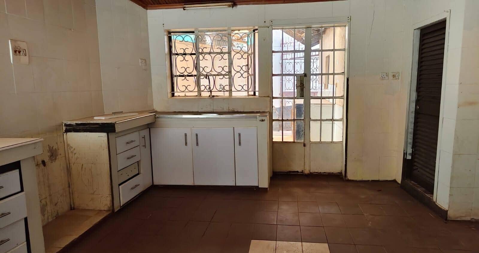 1 Acre Bungalow at KSh 300K