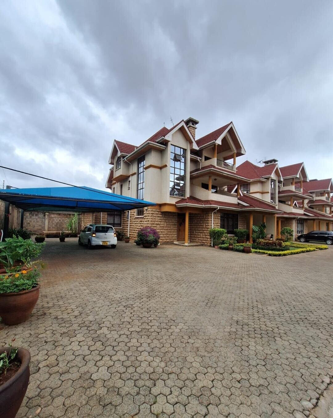 5BR Townhouse with 2 DSQs in 6-Unit Gated Estate - Kileleshwa