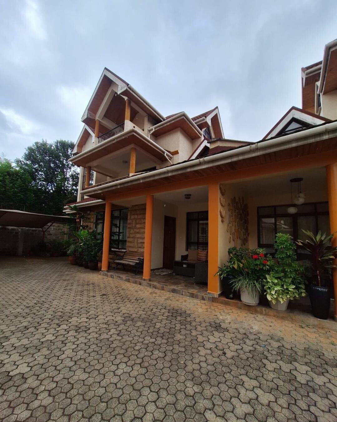5BR Townhouse with 2 DSQs in 6-Unit Gated Estate - Kileleshwa