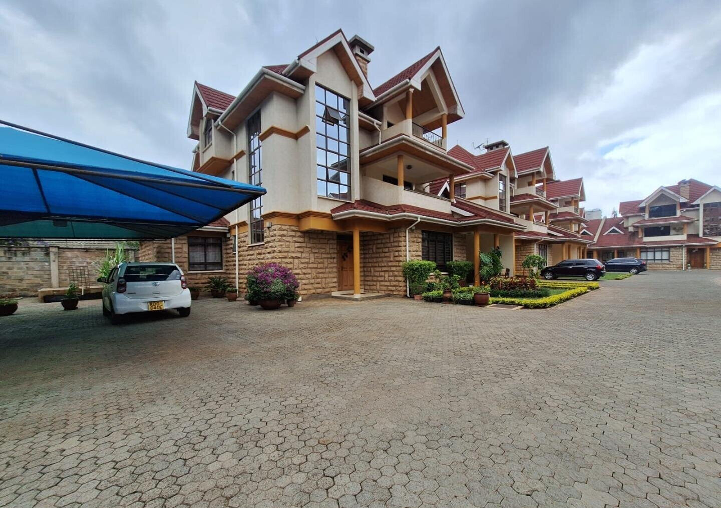 5BR Townhouse with 2 DSQs in 6-Unit Gated Estate - Kileleshwa