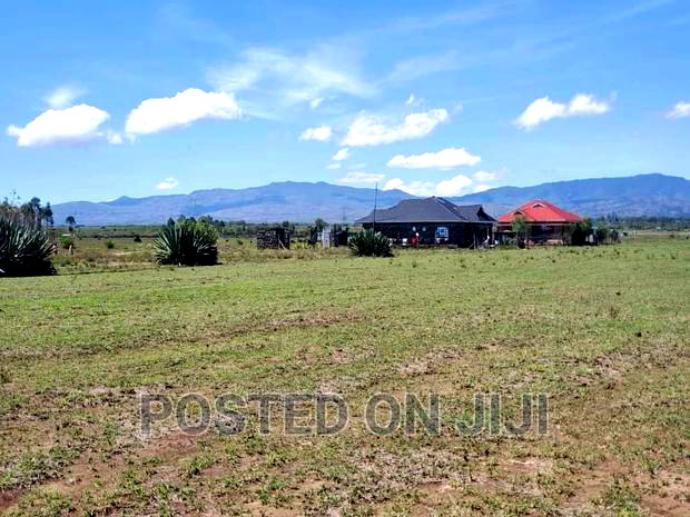 1/8 Acre Serviced Plots in Kamulu.