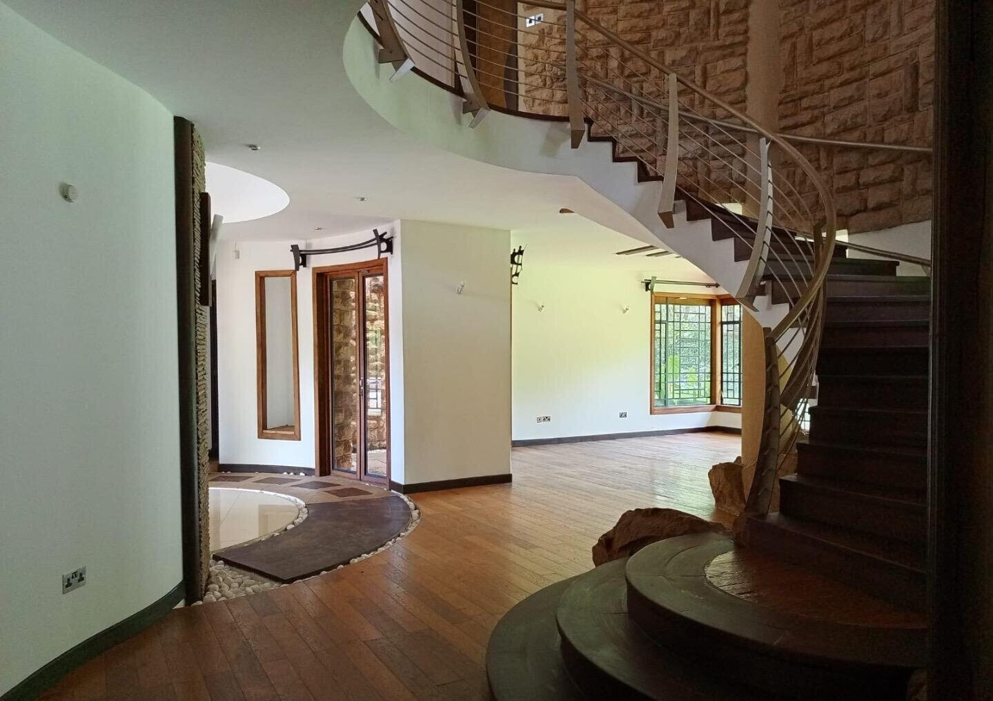 1/2 Acre 5BR Garden Home