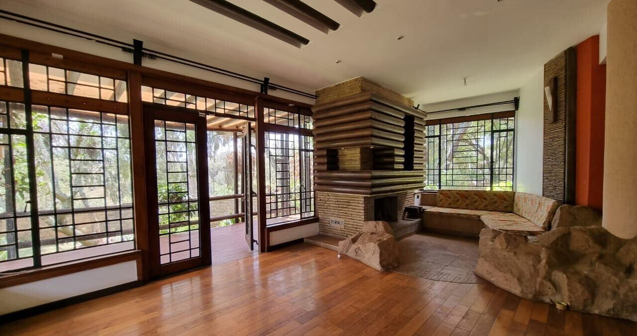 1/2 Acre 5BR Garden Home