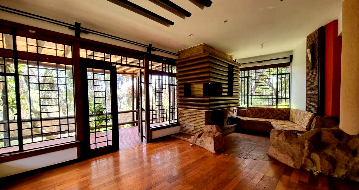 1/2 Acre 5BR Garden Home