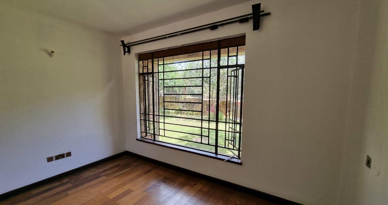 1/2 Acre 5BR Garden Home