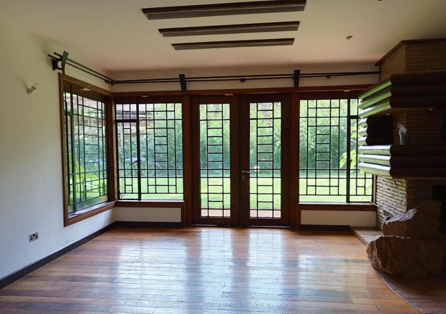 1/2 Acre 5BR Garden Home