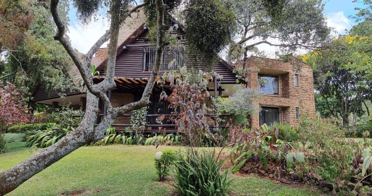 1/2 Acre 5BR Garden Home