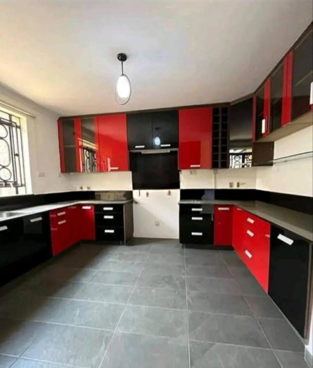 4BR All-Ensuite Townhouse with Private Garden & DSQ - Lavington