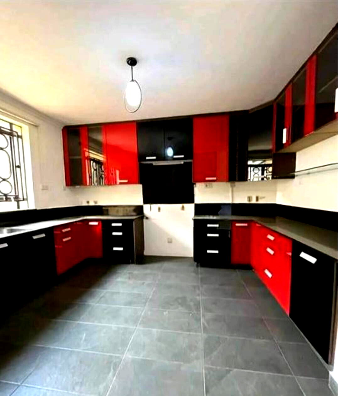 4BR All-Ensuite Townhouse with Private Garden & DSQ - Lavington
